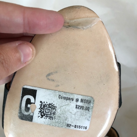 Italian suede ankle strapped heel - Picture 5 of 7